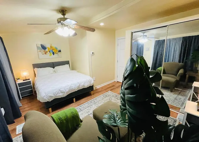 Exquisite Rogers Park 1 Bedroom, 1 Bath Near Evanston Apartamento