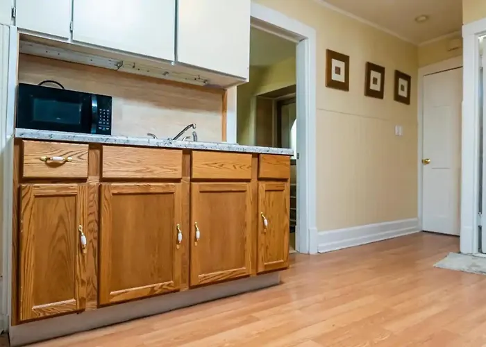 Exquisite Rogers Park 1 Bedroom, 1 Bath Near Evanston Apartamento *